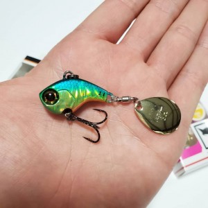 Jackall Deracoup Tail Spinner 14g Chartreuse Back Bluegill